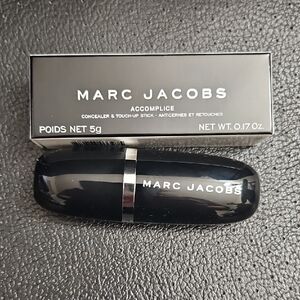 Marc Jacobs Black Accomplice Concealer